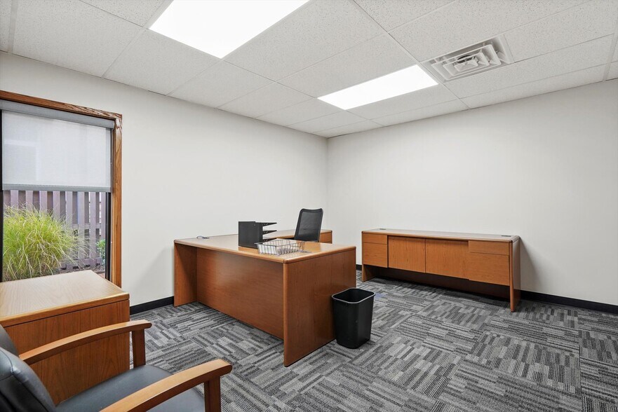 More Photos Of 1015 W Ithica St, Broken Arrow Office For Sale