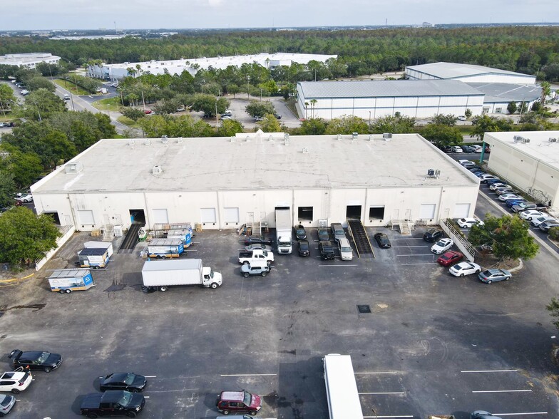 More Photos Of 6753 Kingspointe Pky, Orlando Warehouse For Sale