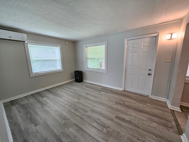More Photos Of 207 Branch Ln, Knoxville Apartments For Sale