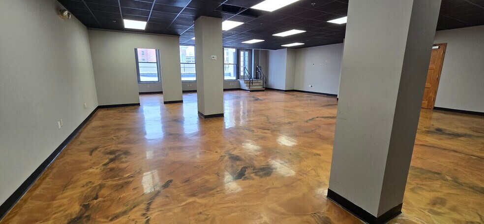 More Photos Of 108-122 W Jefferson St, Syracuse Office Residential For Lease