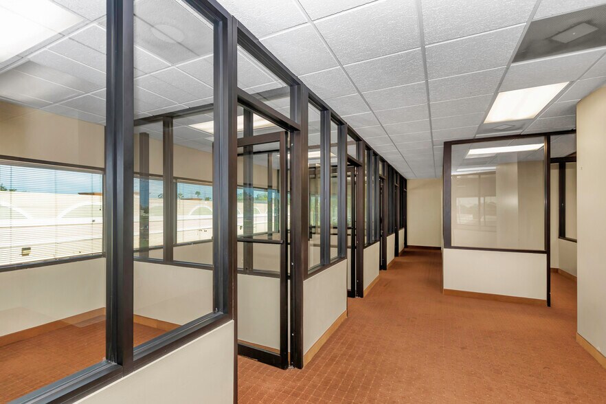 More Photos Of 5801 Ulmerton Rd, Clearwater Loft Creative Space For Lease