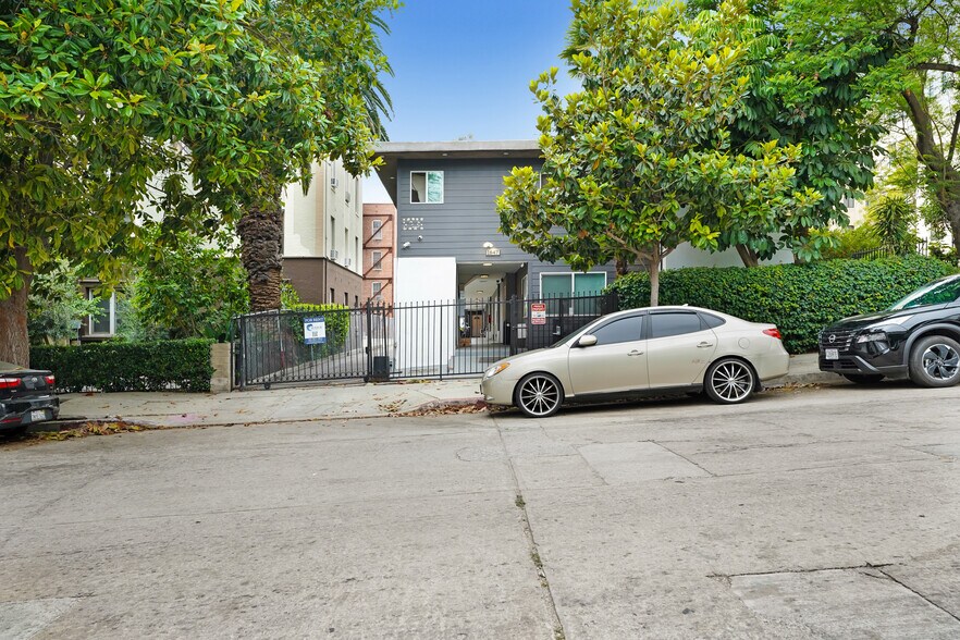 More Photos Of 1847 N Cherokee Ave, Los Angeles Apartments For Sale