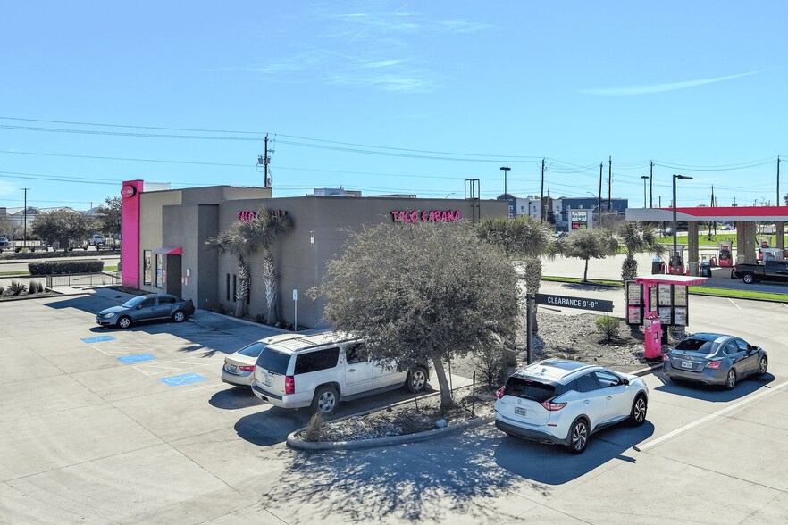 Primary Photo Of 6311 Garth Rd, Baytown Fast Food For Sale