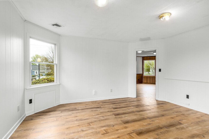 More Photos Of 320 Gifford St, Falmouth Office For Sale