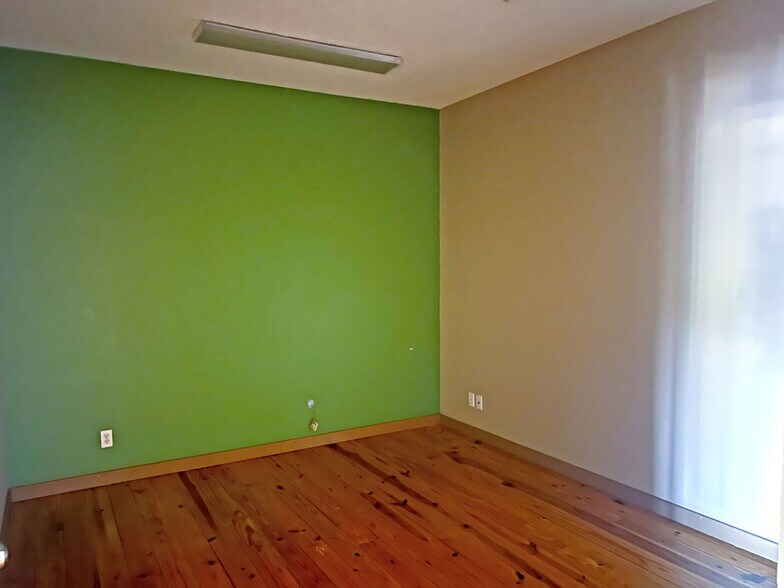 More Photos Of 1642 FM 2673, Canyon Lake Storefront Retail Office For Lease