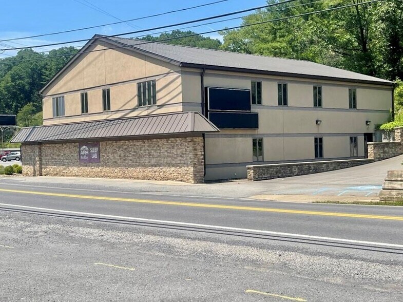 More Photos Of 725 Ritter Dr, Daniels Storefront Retail Office For Lease