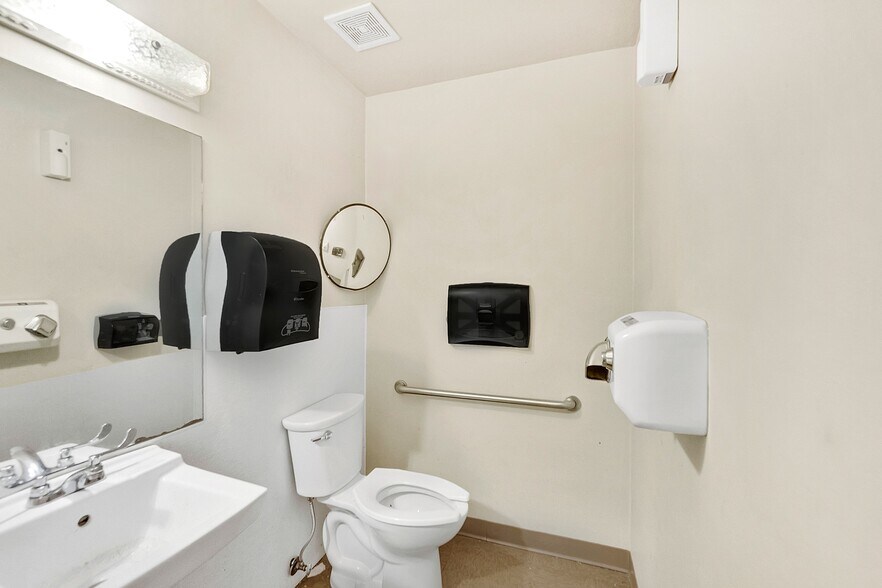 More Photos Of 380 SW 12th Ave, Pompano Beach Warehouse For Sale