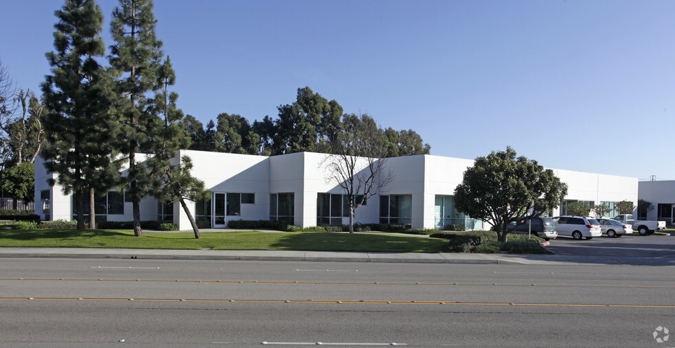 Primary Photo Of 17654 Newhope St, Fountain Valley Light Manufacturing For Lease