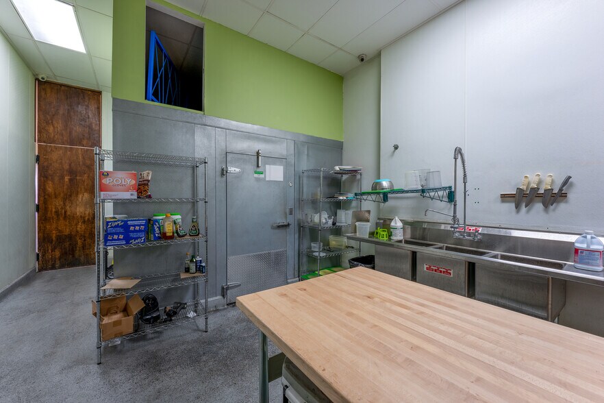 More Photos Of 401-425 University Ave, San Diego Apartments For Lease