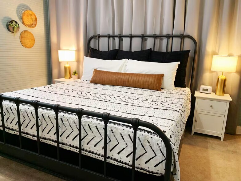 More Photos Of 204 S Meridian, Puyallup Apartments For Sale