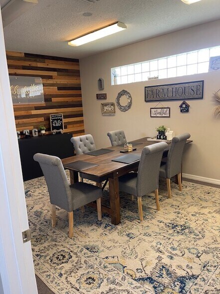 More Photos Of 6550 N Wickham Rd, Melbourne Office For Sale