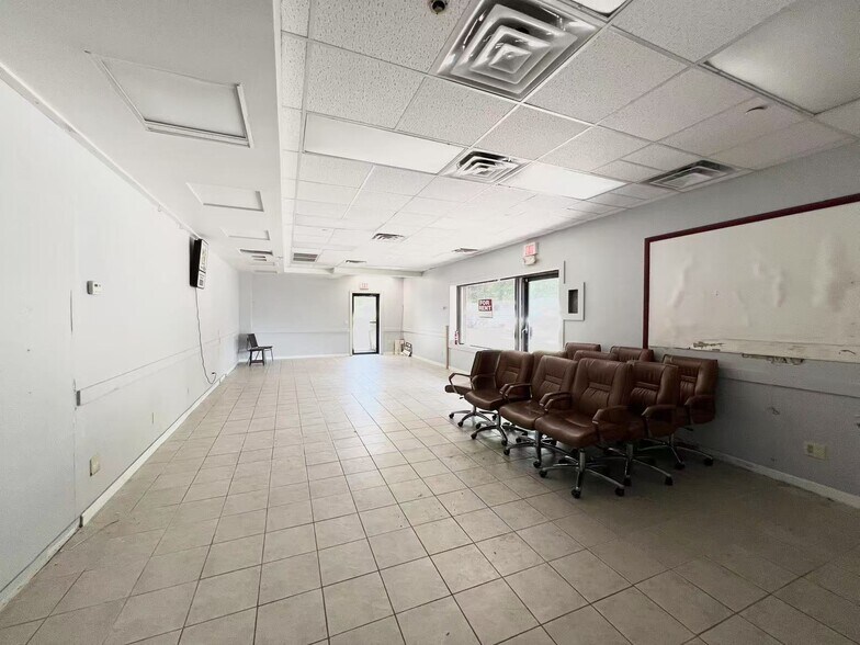 More Photos Of 3021-3023 Jericho Tpke, East Northport Storefront For Sale