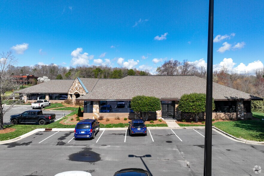 More Photos Of 4196 Mendenhall Oaks Pky, High Point Medical For Lease