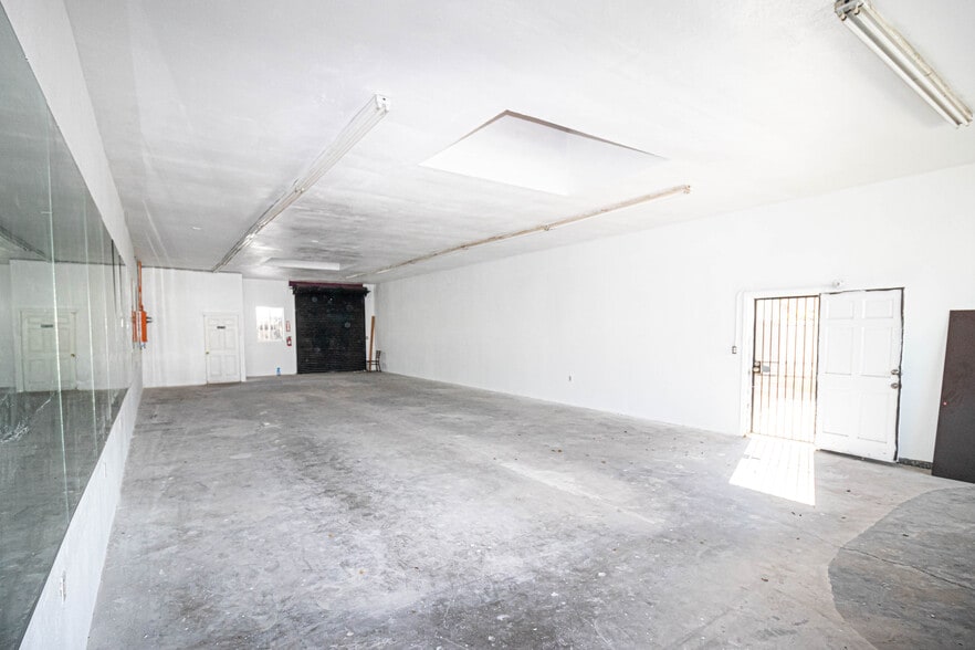 More Photos Of 11628 Atlantic Ave, Lynwood Storefront For Lease