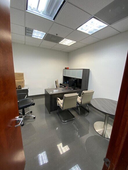 More Photos Of 10508 N Kendall Dr, Miami General Retail For Lease