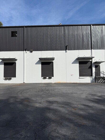 More Photos Of 1804 Montreal Ct, Tucker Distribution For Lease