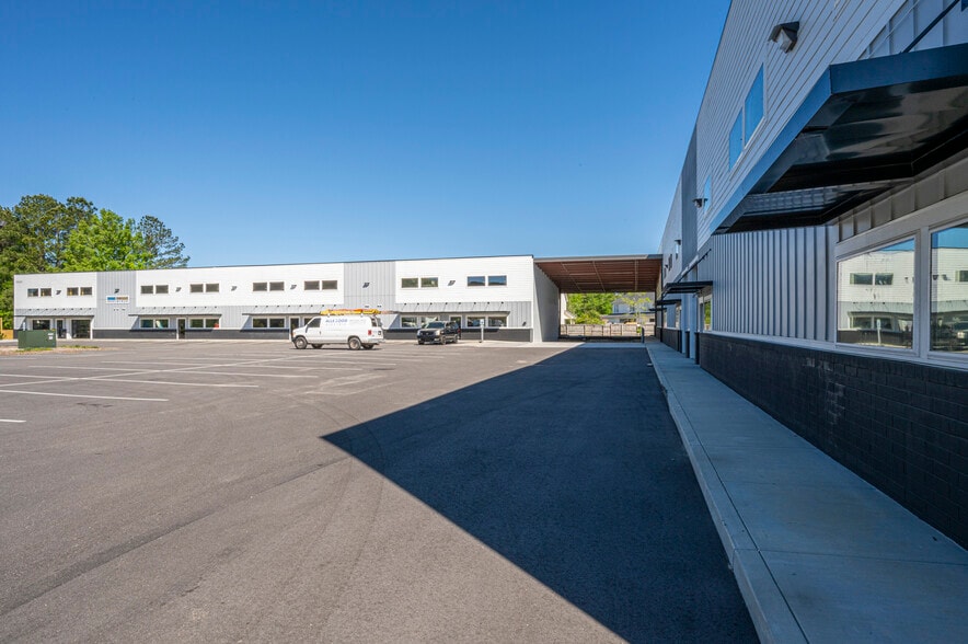 More Photos Of 8120 Windsor Hill Blvd, North Charleston Light Distribution For Lease