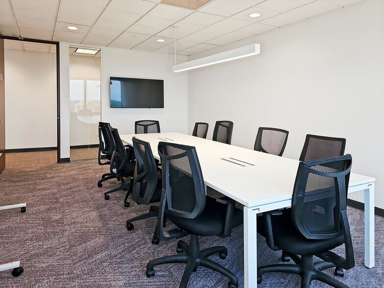 More Photos Of 2150 E Lake Cook Rd, Buffalo Grove Office For Lease