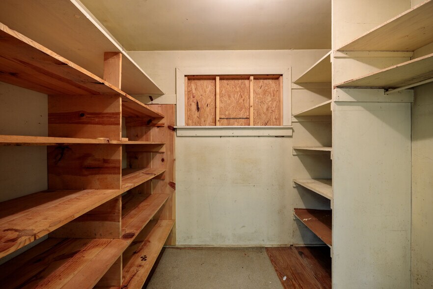 More Photos Of 217 E Williamsburg Rd, Sandston Office For Sale