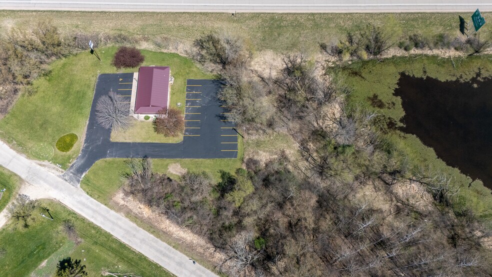 More Photos Of E3440 S Appletree Ln, Waupaca Office For Sale