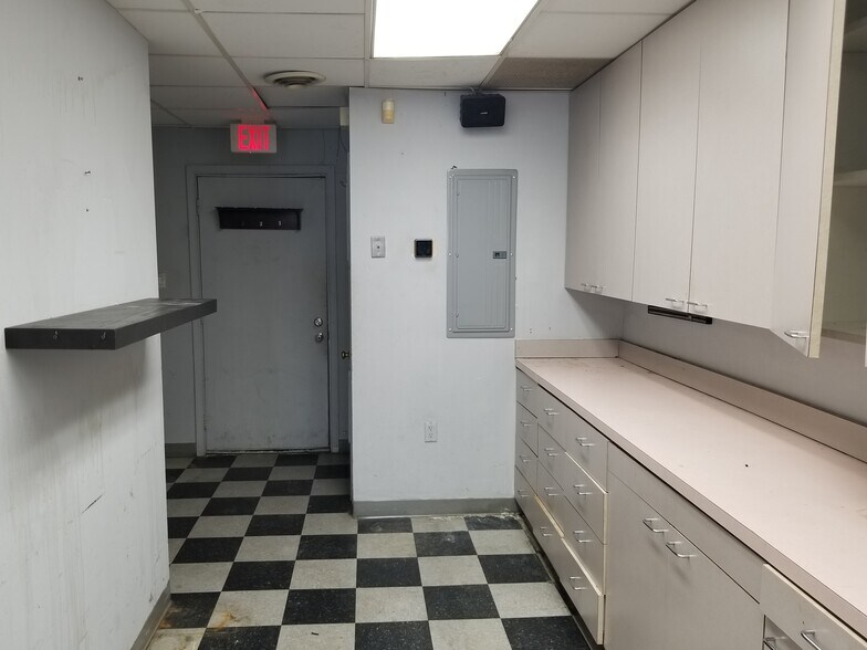 More Photos Of 4700 Stamp Rd, Marlow Heights General Retail For Lease