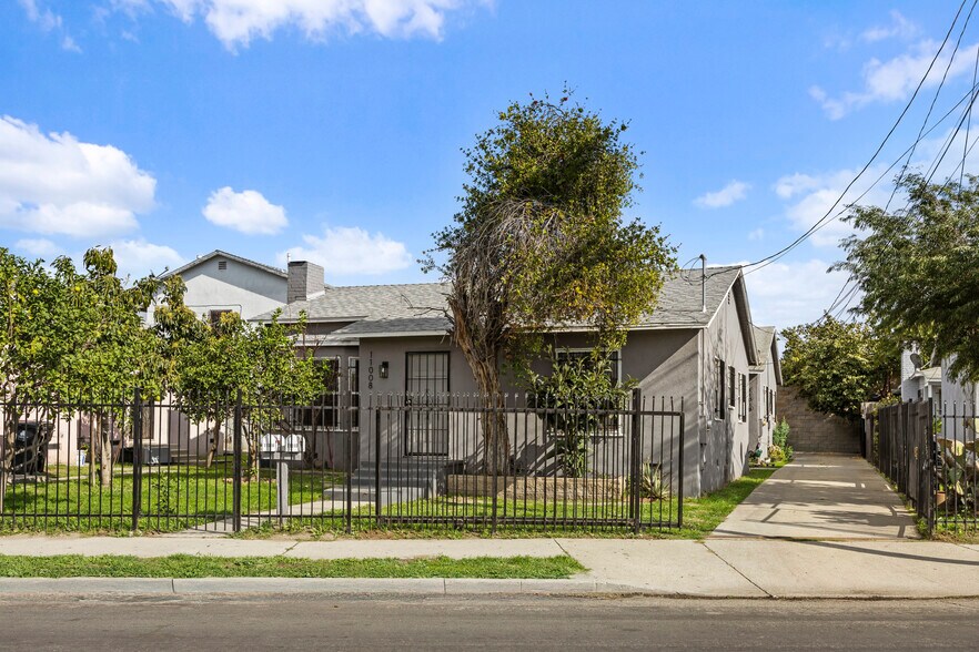 More Photos Of 11008 Willowbrook Ave, Los Angeles Multifamily For Sale