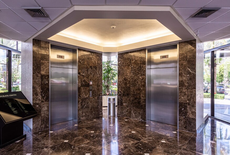 More Photos Of 7777 Glades Rd, Boca Raton Office For Lease