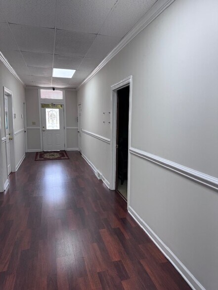 More Photos Of 1433 Emerywood Dr, Charlotte Office For Lease