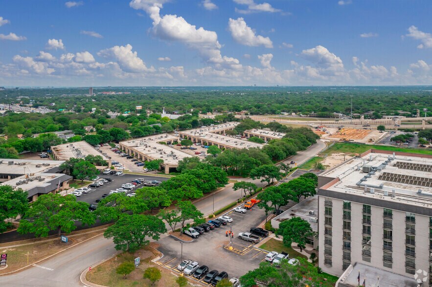 More Photos Of 3201 Cherry Ridge St, San Antonio Unknown For Lease