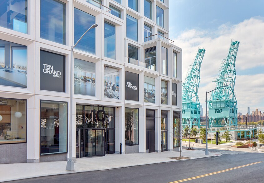 More Photos Of 10 Grand St, Brooklyn Office For Lease