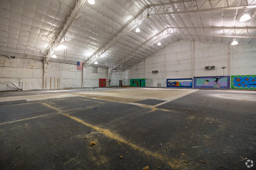 More Photos Of 6230-6360 Busch Blvd, Columbus Unknown For Lease