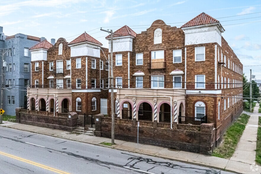 More Photos Of , Kansas City Multifamily For Sale