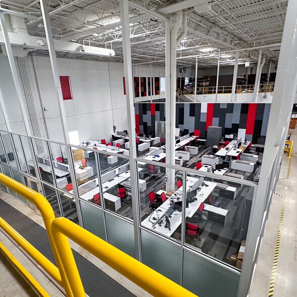 More Photos Of 14925 W 11 Mile Rd, Oak Park Research And Development For Lease