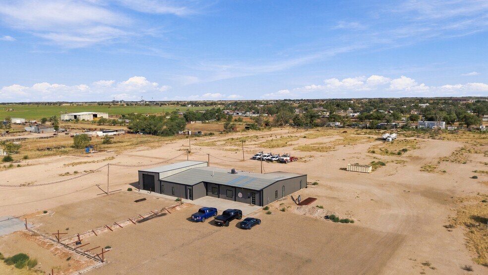 Primary Photo Of 1801 13th St, Levelland Light Distribution For Sale
