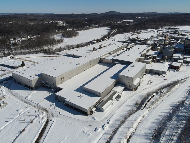 More Photos Of 300 Riley Rd, Jay Warehouse For Lease