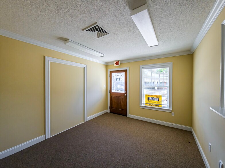 More Photos Of 415 Cowart Ave, Valdosta Office For Sale