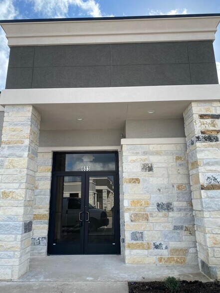 More Photos Of 25145 Star Ln, Katy Unknown For Lease