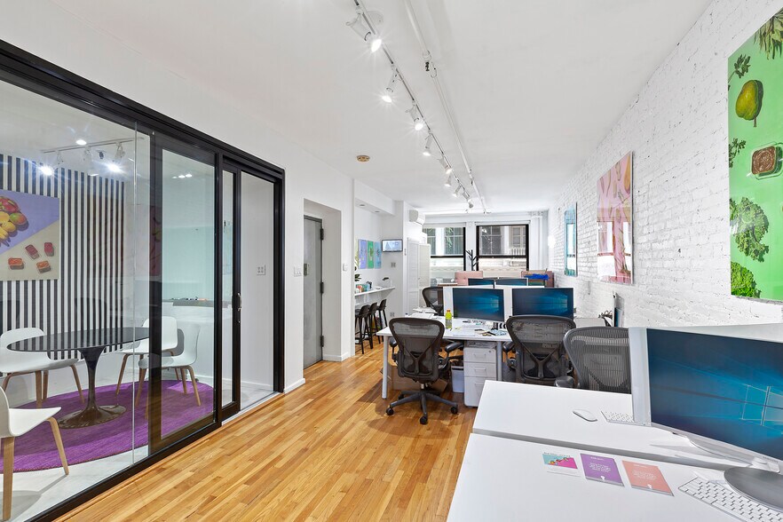 More Photos Of 118 Spring St, New York Apartments For Lease