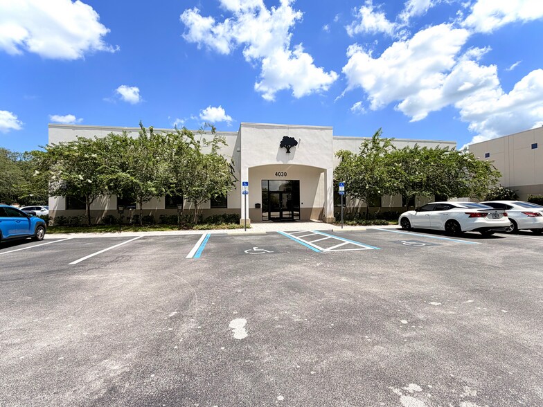 Primary Photo Of 4030 S Pipkin Rd, Lakeland Flex For Sale