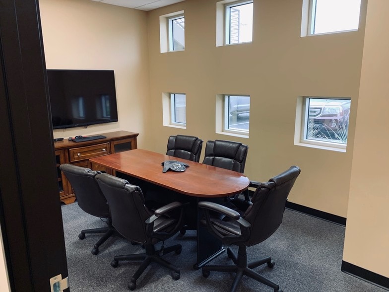 More Photos Of 2060 W Whispering Wind Dr, Phoenix Medical For Sale