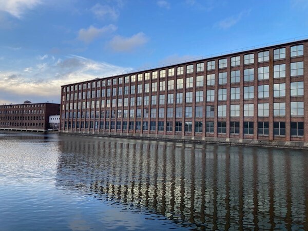 More Photos Of 151 Main St, Maynard Storefront For Sale