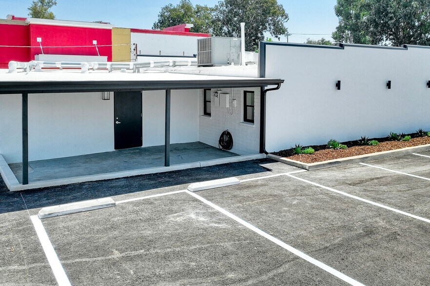 More Photos Of 1045 Main St, Ramona Freestanding For Sale