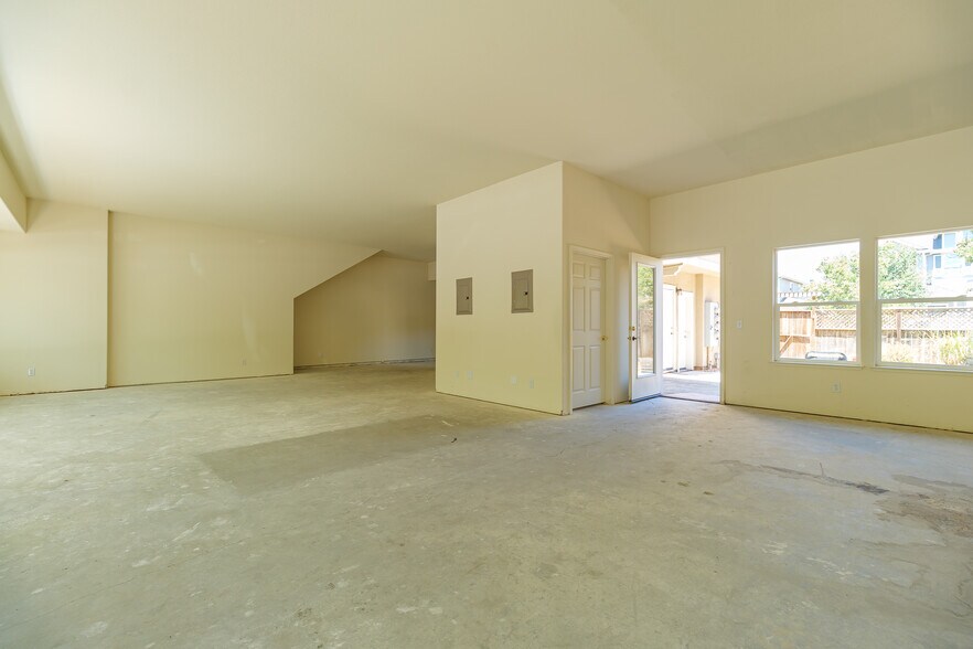 More Photos Of 4073 Louis Krohn Dr, Santa Rosa Storefront Retail Residential For Sale