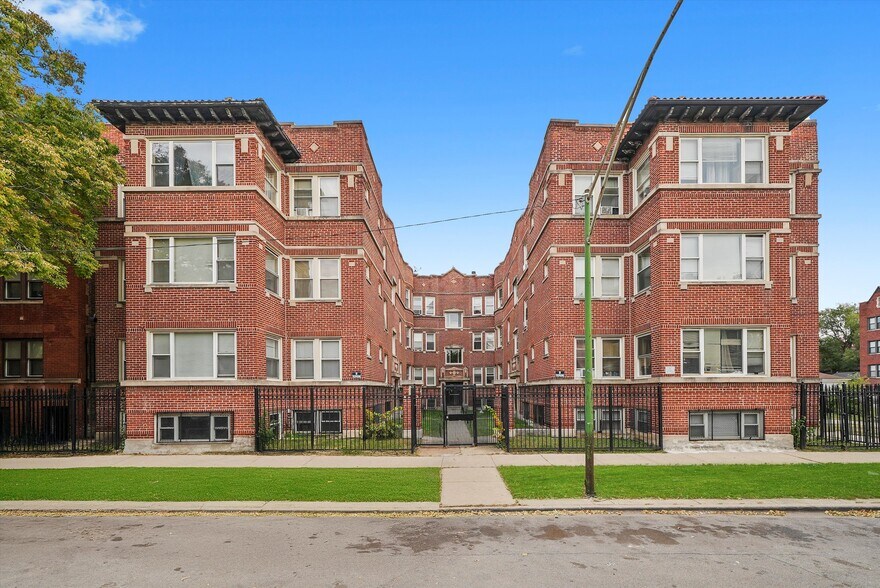 Primary Photo Of 7245-7255 S Bennett Ave, Chicago Apartments For Sale
