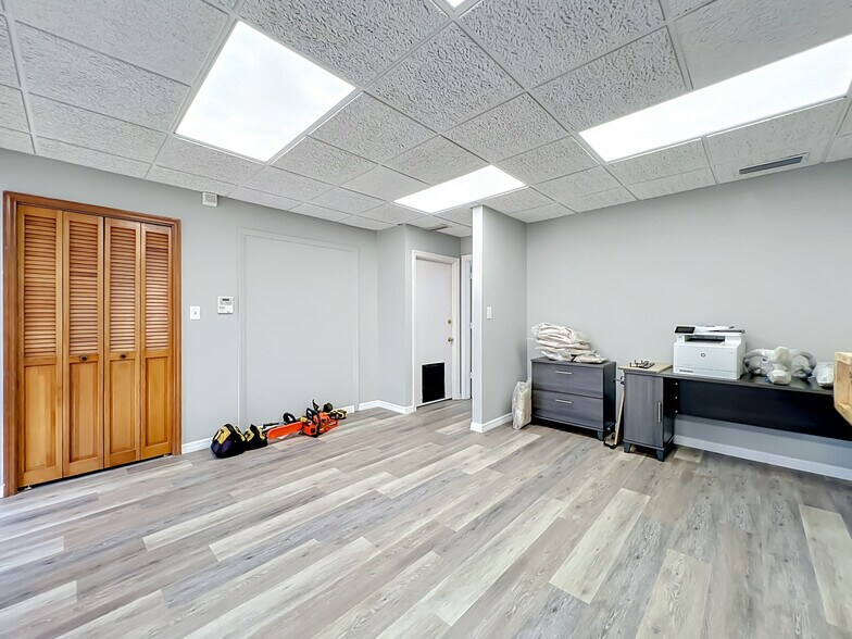 More Photos Of 180 S County Road 427, Longwood General Retail For Lease