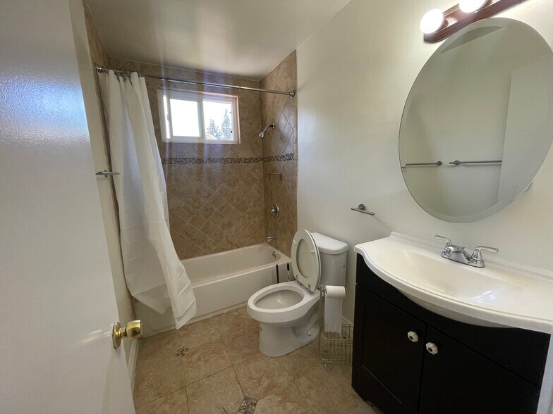 More Photos Of 14330 Albers St, Sherman Oaks Apartments For Sale