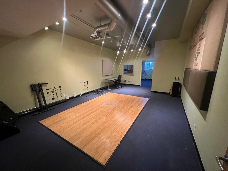 More Photos Of 4940 Vineland Ave, North Hollywood Loft Creative Space For Sale