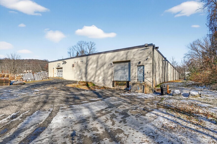 More Photos Of 297 Margaret King Ave, Ringwood Warehouse For Sale