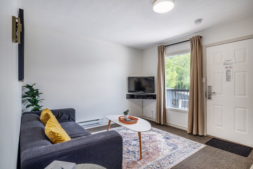 More Photos Of 4201 Skaha Lake Rd, Penticton Hotel For Sale