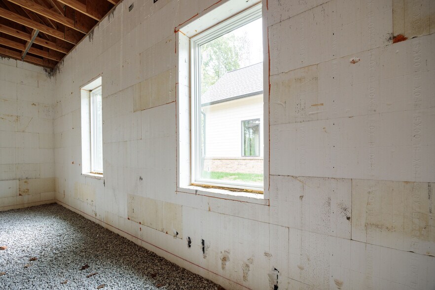 More Photos Of 12868 Patterson Ave, Richmond Office For Sale